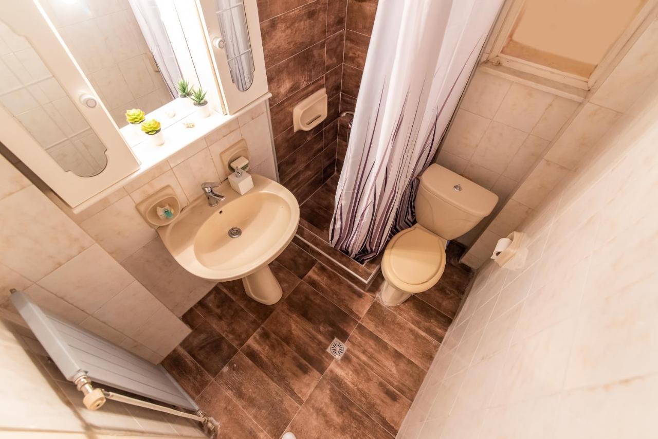 Pine Trees Apartment Превеза Экстерьер фото