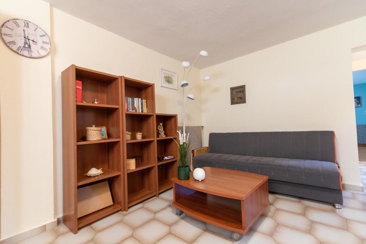 Pine Trees Apartment Превеза Экстерьер фото